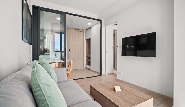 Skypark Aurora 3, One Bedroom 1Bx Premium