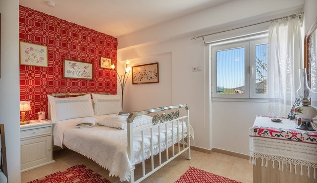 Sochoro Sun Mountain Hospitality Country House with Mountain View, Wi-Fi, and Air Conditioning