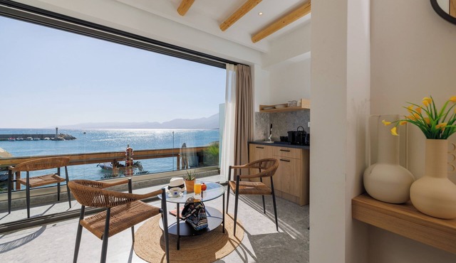 Soho SeaFront Suites