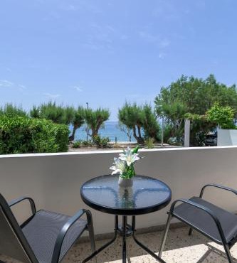 Sole e Mare A2 Beachfront Sea View Apartment