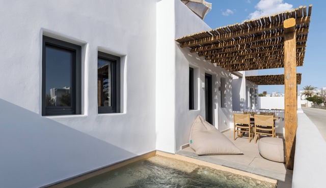 Solmar Suites