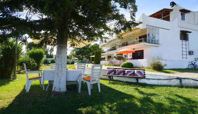 Solon and Teo Summer House in Avdira beach