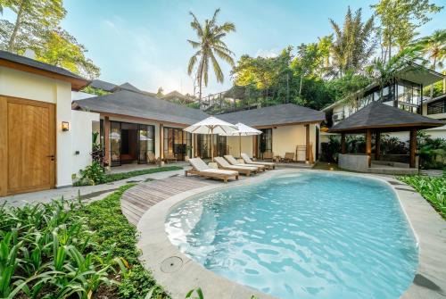 Sorento by DH - Tropical Retreat with Jungle Views & Pool