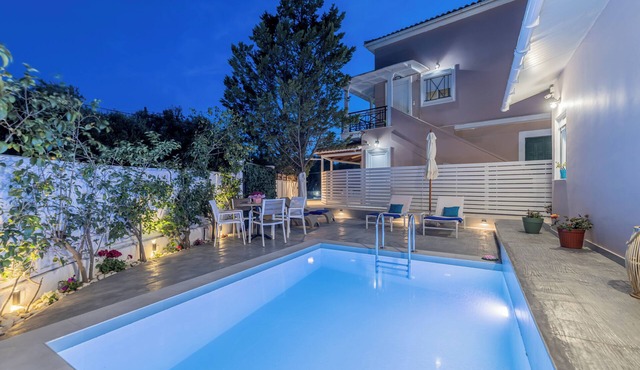 Soso's Garden Villa with Private Pool