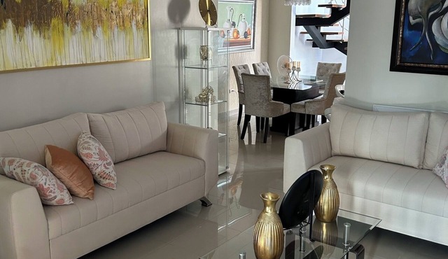 Spacious 4-bedroom penthouse in Santiago WiFi, AC, jacuzzi, bbq and pool table