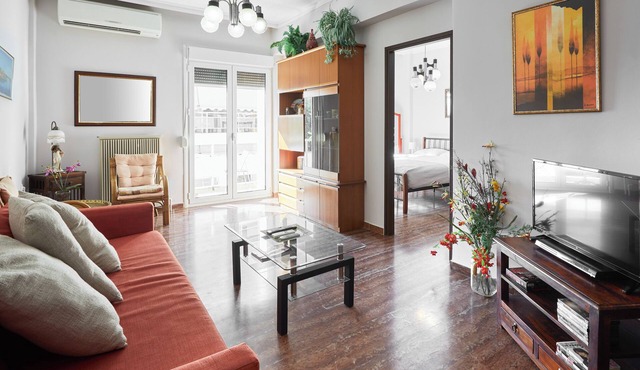 Spacious 4-bedroom apartment in wonderful Chania City Center with AC and Boiler