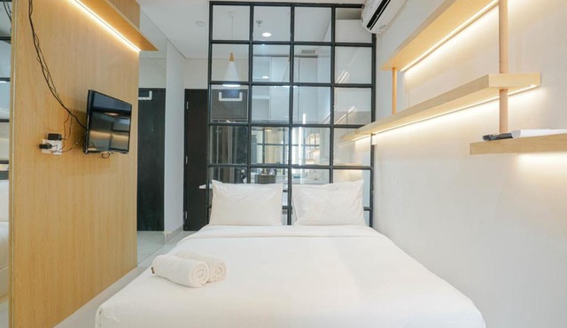 Spacious and Modern Studio Apartment at Atlanta Residences By Travelio
