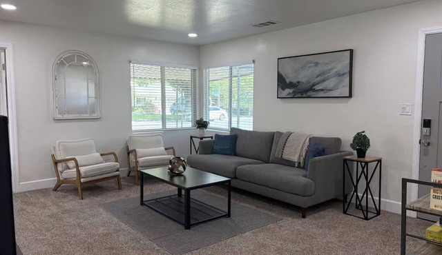 Spacious, Comfortable beds, New - Modern, Clean Home w/a Big Backyard in Modesto