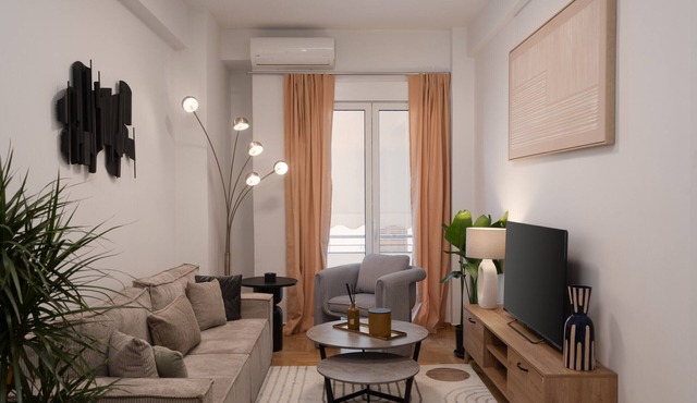 Spacious | Modern 2BR Near Kalimarmaro | Pagkrati