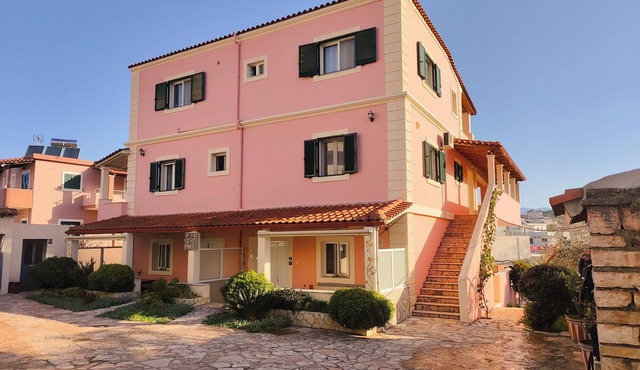 Spacious one-bedroom apartment close to the sea