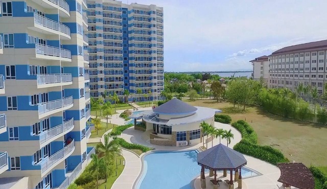 Spacious Studio Unit With Balcony and Seaview in Lapu-Lapu