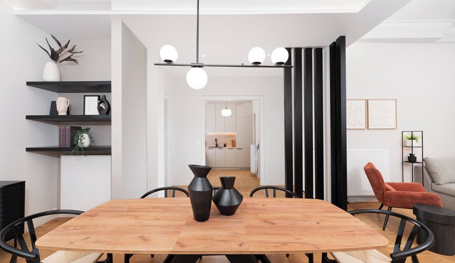 Spacious & Stylish Athens Apartment - Walk To Metro