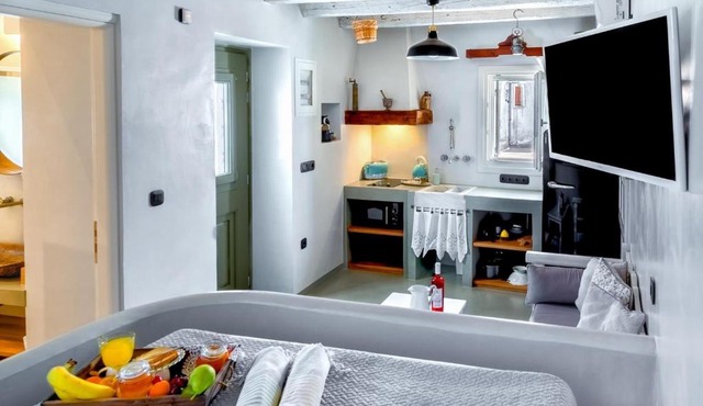 Spitaki Serifos Studio
