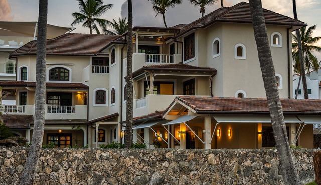 Sprawling Beachfront Estate: 12BR, Private Pool, Sleeps 25 + FREE BONUS