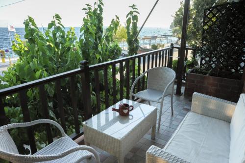 Spyrou Studios & Apartments