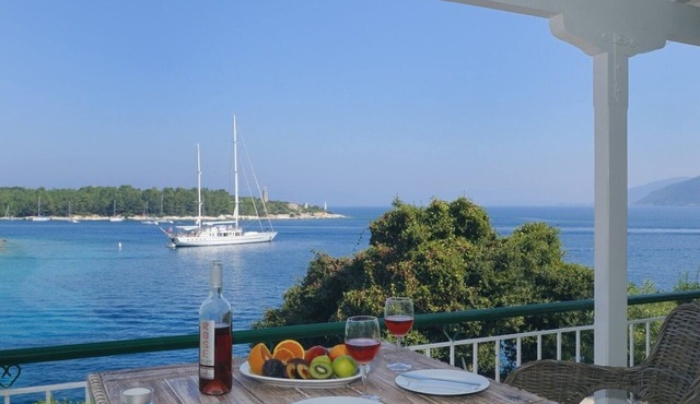Stella Cottage - One Bedroom Villa, Sleeps 2