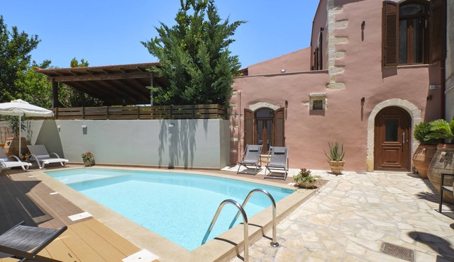 Stone Villa with 22m2 Swimming pool-BBQ!
