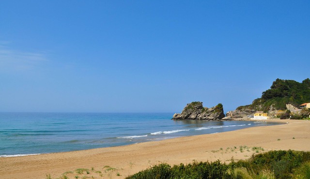 Studio Apartment above Pelekas beach no 1