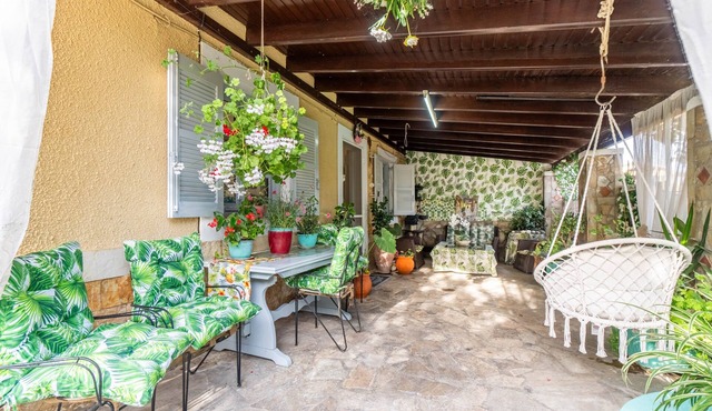 Studio Apartment 'Casa Verde' with Shared Garden, Wi-Fi and Air Conditioning