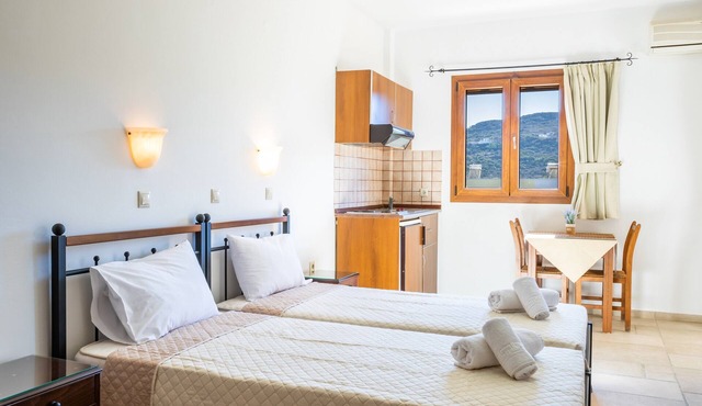 Studio Apartment 'No 2' with Mountain View, Wi-Fi and Air Conditioning