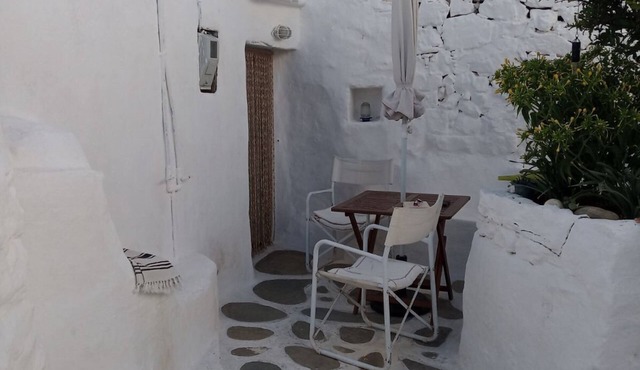 Studio Apartment 'Jorge House' with Private Terrace and Wi-Fi