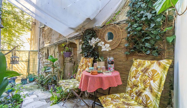 Studio Apartment 'La Belleza' with Private Terrace and Private Garden