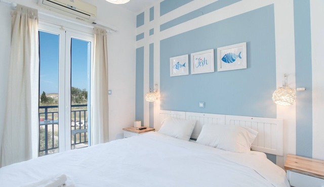 Studio Apartment 'Livadia Seaside Studios 12' with Shared Terrace, Wi-Fi and Air Conditioning
