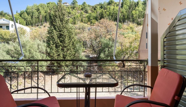 Studio Apartment 'Nontas Homes 36' with Mountain View, Wi-Fi and Air Conditioning