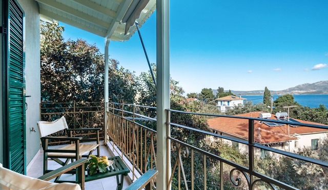 Studio Apartment 'Old Boat Double 10' with Sea View, Wi-Fi and Air Conditioning