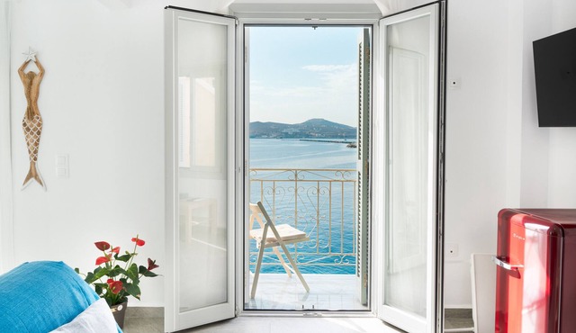 Studio Apartment 'Seaside Serenade 1' with Sea View, Wi-Fi and Air Conditioning