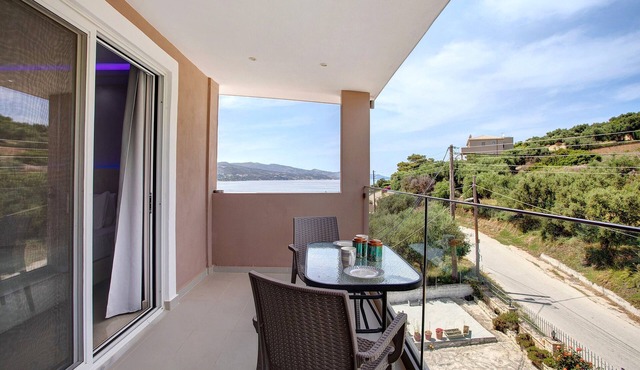 Studio Apartment "Villa Dionysia S8" with Shared Pool, Shared Terrace & Wi-Fi
