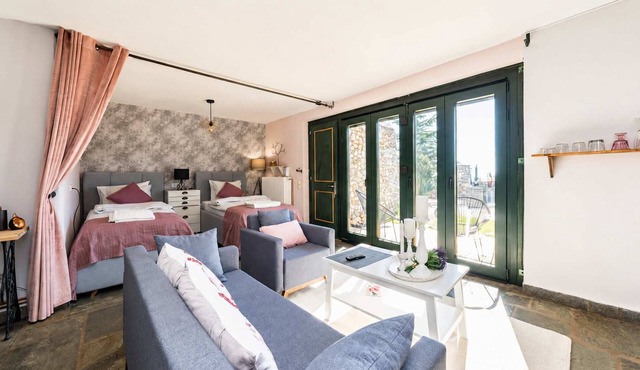 Studio Aspilon, Pool and Mountain Views near Drama