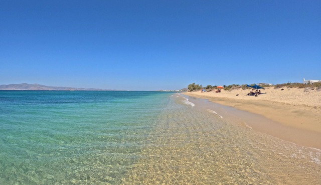 Studios Vrettos Beachfront Hotel