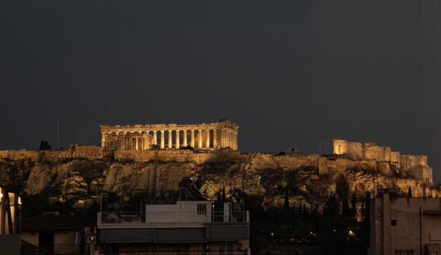 Stunning Acropolis View - 500m Metro - At Historical Center