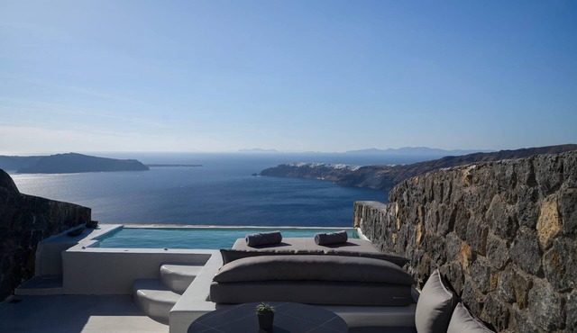 Stunning Santorini Suite | Rapual Suite | Breathtaking Sea Views