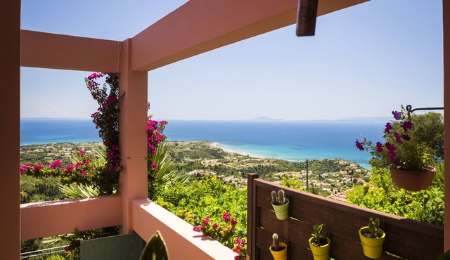 Stunning villa with breathtaking sea views,private pool,pool table,table tennis