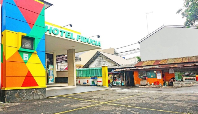 Stylish DBL Suite Escape W/Free WiFi and Parking
