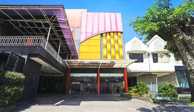 Stylish DBL Suite Escape W/Free WiFi and Parking