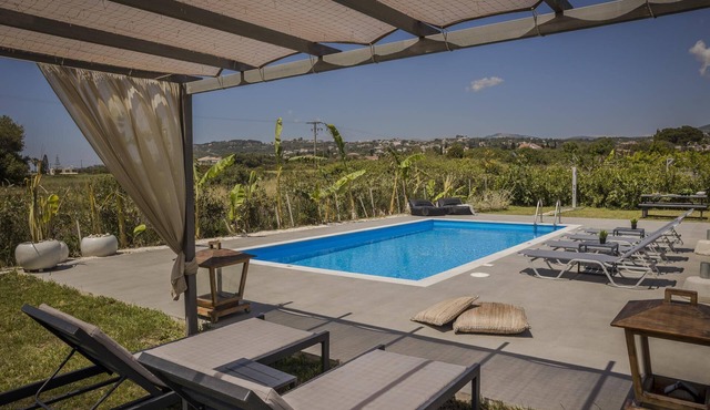 Stylish Villa, A/C, Private Pool, Fabulous Location - Just 5mins walk to Tavernas & Ai Helis Beach!