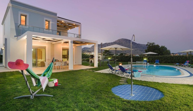 Stylish Villa with private pool south of Lindos