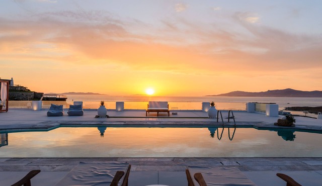 SUBLIME SEA & SUNSET VIEWS
