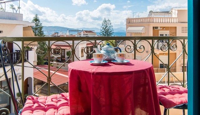 Suite Apartment with Shared Terrace, Private Garden and Wi-Fi