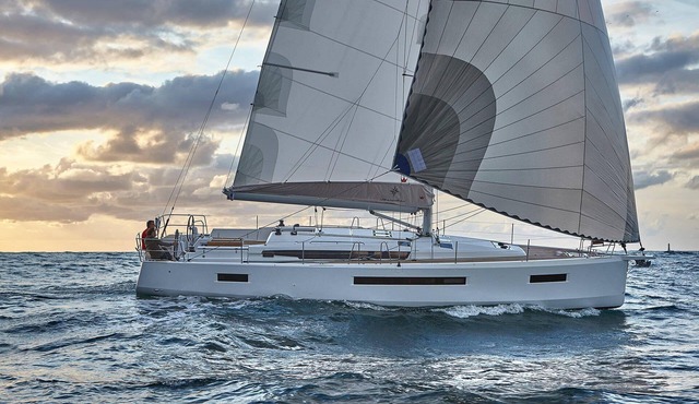 Sun-Kissed Sailing: A Luxurious Beach Experience in Nikiti, Macedonia