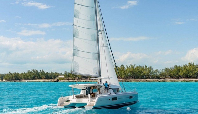 Sun-Kissed Sailing: A Luxurious Beach Experience in Nikiti, Macedonia