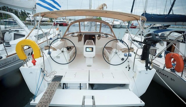 Sun-Kissed Sailing: A Luxurious Beach Experience in Nikiti, Macedonia