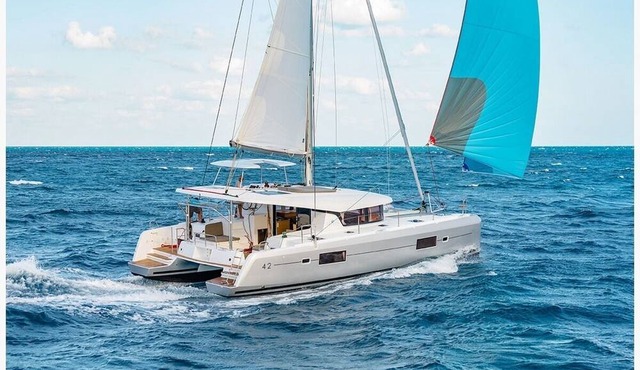 Sun-Kissed Sailing Adventure in Isla de Mahe, Seychelles