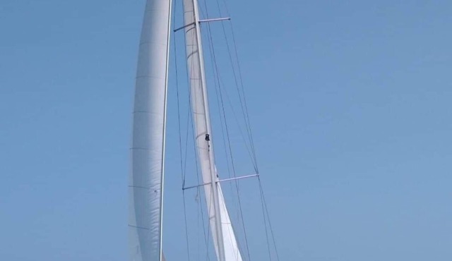 Sun-kissed Saronic Sailing: An Unforgettable Beach Experience from Salamis, Greece