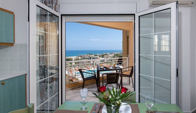 Sunrise Studios & Apartments