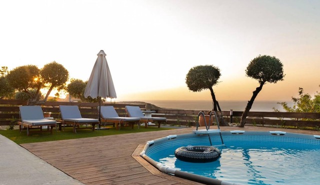 Sunset bliss villa in Karteros