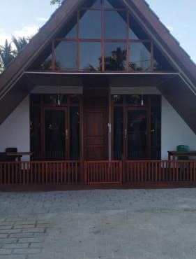 Surf Logde katiet short motorcycle only minute from our places Bintang wave,Lance wave,HTs wave,monkeyWave